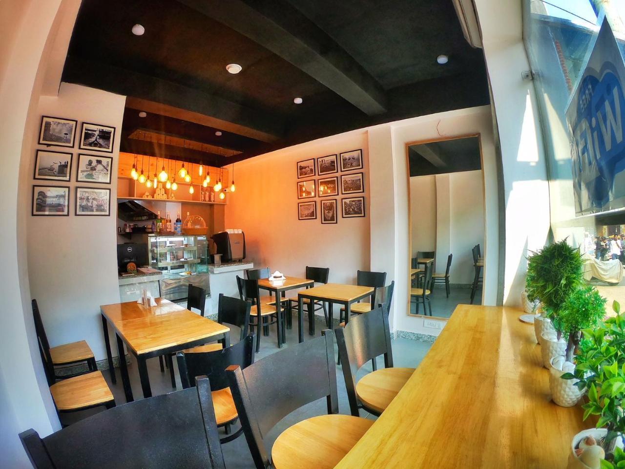 Via Varanasi-A Boutique Hotel מראה חיצוני תמונה